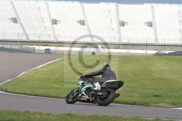 Motorcycle action photographs;Rockingham;Rockingham photographs;Trackday digital images;event digital images;eventdigitalimages;no limits trackday;peter wileman photography;rockingham corby northamptonshire;trackday;trackday photos