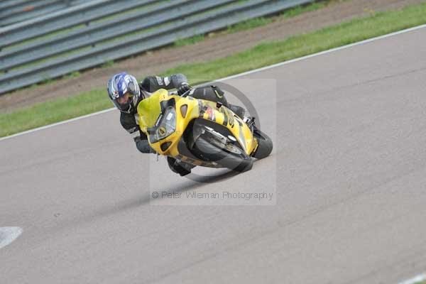 Motorcycle action photographs;Rockingham;Rockingham photographs;Trackday digital images;event digital images;eventdigitalimages;no limits trackday;peter wileman photography;rockingham corby northamptonshire;trackday;trackday photos