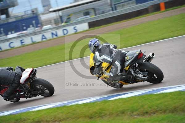 Motorcycle action photographs;Rockingham;Rockingham photographs;Trackday digital images;event digital images;eventdigitalimages;no limits trackday;peter wileman photography;rockingham corby northamptonshire;trackday;trackday photos