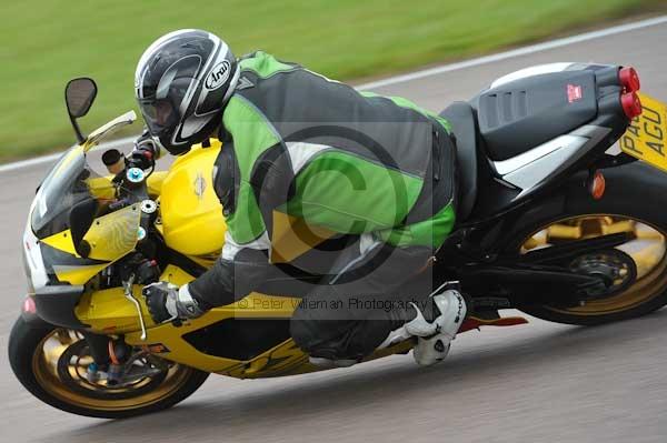 Motorcycle action photographs;Rockingham;Rockingham photographs;Trackday digital images;event digital images;eventdigitalimages;no limits trackday;peter wileman photography;rockingham corby northamptonshire;trackday;trackday photos