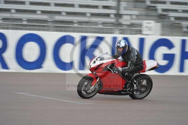 Motorcycle action photographs;Rockingham;Rockingham photographs;Trackday digital images;event digital images;eventdigitalimages;no limits trackday;peter wileman photography;rockingham corby northamptonshire;trackday;trackday photos