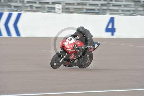 Motorcycle action photographs;Rockingham;Rockingham photographs;Trackday digital images;event digital images;eventdigitalimages;no limits trackday;peter wileman photography;rockingham corby northamptonshire;trackday;trackday photos