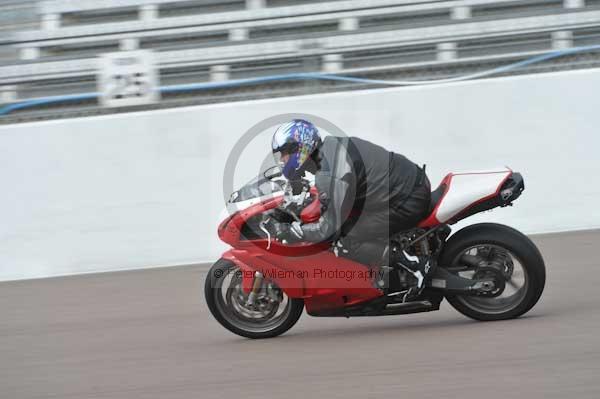 Motorcycle action photographs;Rockingham;Rockingham photographs;Trackday digital images;event digital images;eventdigitalimages;no limits trackday;peter wileman photography;rockingham corby northamptonshire;trackday;trackday photos