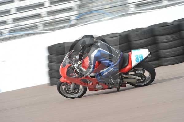 Motorcycle action photographs;Rockingham;Rockingham photographs;Trackday digital images;event digital images;eventdigitalimages;no limits trackday;peter wileman photography;rockingham corby northamptonshire;trackday;trackday photos