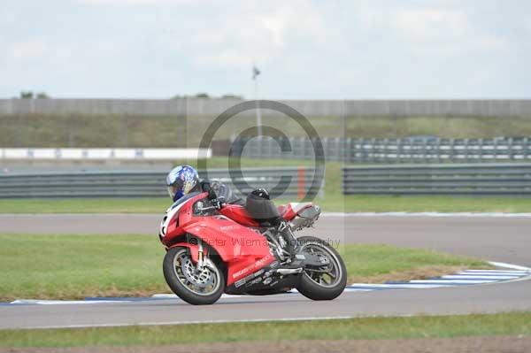 Motorcycle action photographs;Rockingham;Rockingham photographs;Trackday digital images;event digital images;eventdigitalimages;no limits trackday;peter wileman photography;rockingham corby northamptonshire;trackday;trackday photos