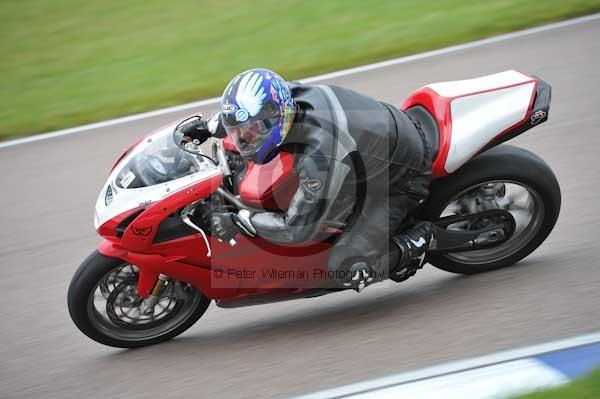 Motorcycle action photographs;Rockingham;Rockingham photographs;Trackday digital images;event digital images;eventdigitalimages;no limits trackday;peter wileman photography;rockingham corby northamptonshire;trackday;trackday photos