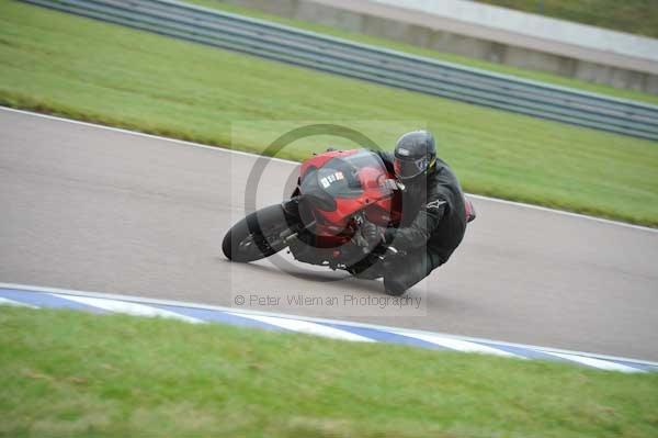 Motorcycle action photographs;Rockingham;Rockingham photographs;Trackday digital images;event digital images;eventdigitalimages;no limits trackday;peter wileman photography;rockingham corby northamptonshire;trackday;trackday photos