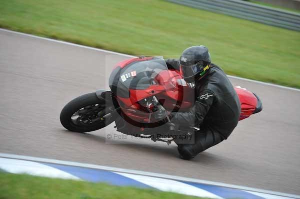 Motorcycle action photographs;Rockingham;Rockingham photographs;Trackday digital images;event digital images;eventdigitalimages;no limits trackday;peter wileman photography;rockingham corby northamptonshire;trackday;trackday photos