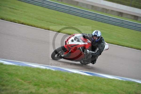 Motorcycle action photographs;Rockingham;Rockingham photographs;Trackday digital images;event digital images;eventdigitalimages;no limits trackday;peter wileman photography;rockingham corby northamptonshire;trackday;trackday photos