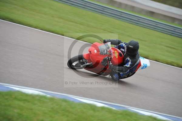 Motorcycle action photographs;Rockingham;Rockingham photographs;Trackday digital images;event digital images;eventdigitalimages;no limits trackday;peter wileman photography;rockingham corby northamptonshire;trackday;trackday photos