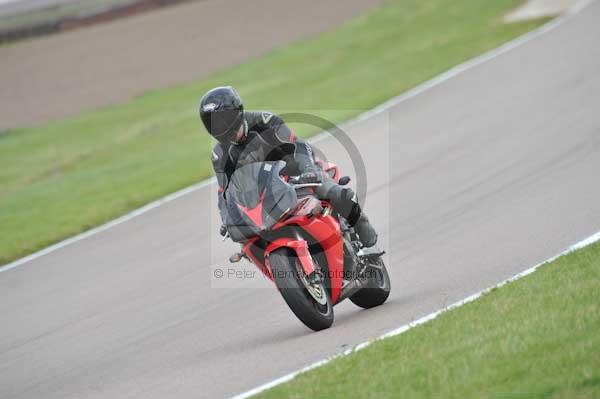 Motorcycle action photographs;Rockingham;Rockingham photographs;Trackday digital images;event digital images;eventdigitalimages;no limits trackday;peter wileman photography;rockingham corby northamptonshire;trackday;trackday photos