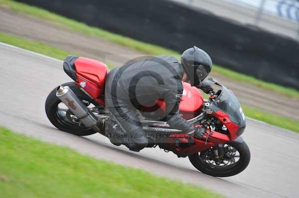 Motorcycle action photographs;Rockingham;Rockingham photographs;Trackday digital images;event digital images;eventdigitalimages;no limits trackday;peter wileman photography;rockingham corby northamptonshire;trackday;trackday photos