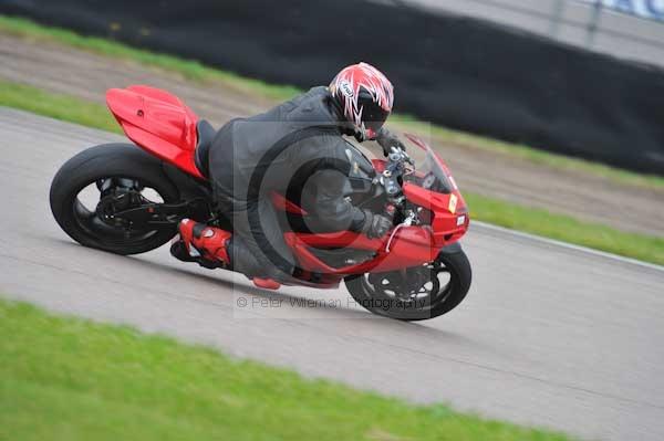 Motorcycle action photographs;Rockingham;Rockingham photographs;Trackday digital images;event digital images;eventdigitalimages;no limits trackday;peter wileman photography;rockingham corby northamptonshire;trackday;trackday photos