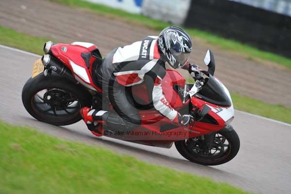 Motorcycle action photographs;Rockingham;Rockingham photographs;Trackday digital images;event digital images;eventdigitalimages;no limits trackday;peter wileman photography;rockingham corby northamptonshire;trackday;trackday photos