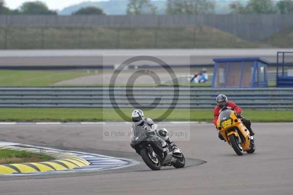 Motorcycle action photographs;Rockingham;Rockingham photographs;Trackday digital images;event digital images;eventdigitalimages;no limits trackday;peter wileman photography;rockingham corby northamptonshire;trackday;trackday photos