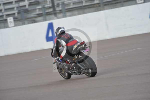 Motorcycle action photographs;Rockingham;Rockingham photographs;Trackday digital images;event digital images;eventdigitalimages;no limits trackday;peter wileman photography;rockingham corby northamptonshire;trackday;trackday photos