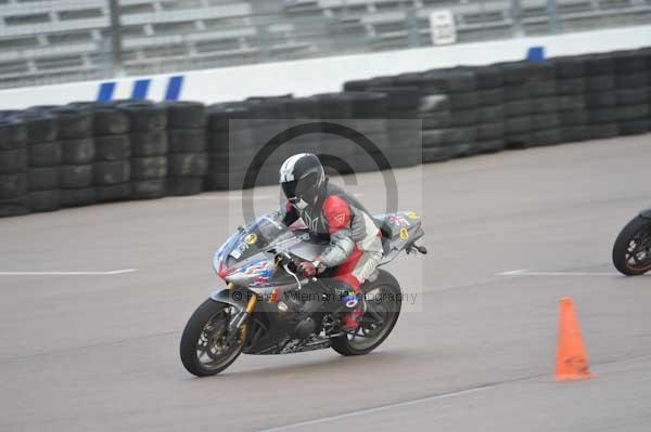 Motorcycle action photographs;Rockingham;Rockingham photographs;Trackday digital images;event digital images;eventdigitalimages;no limits trackday;peter wileman photography;rockingham corby northamptonshire;trackday;trackday photos