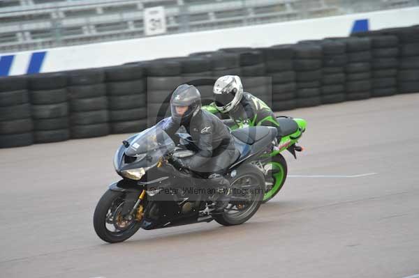 Motorcycle action photographs;Rockingham;Rockingham photographs;Trackday digital images;event digital images;eventdigitalimages;no limits trackday;peter wileman photography;rockingham corby northamptonshire;trackday;trackday photos