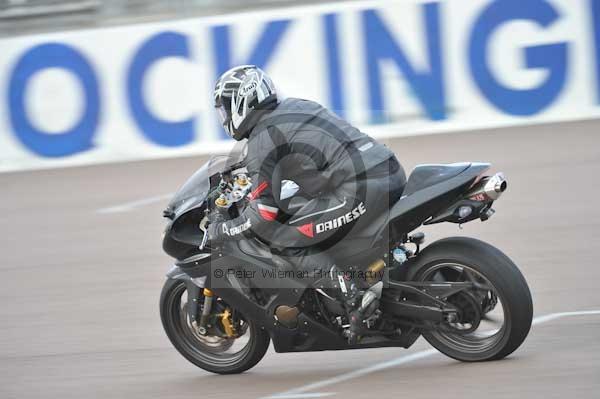 Motorcycle action photographs;Rockingham;Rockingham photographs;Trackday digital images;event digital images;eventdigitalimages;no limits trackday;peter wileman photography;rockingham corby northamptonshire;trackday;trackday photos