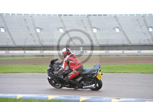 Motorcycle action photographs;Rockingham;Rockingham photographs;Trackday digital images;event digital images;eventdigitalimages;no limits trackday;peter wileman photography;rockingham corby northamptonshire;trackday;trackday photos