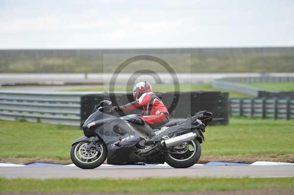 Motorcycle action photographs;Rockingham;Rockingham photographs;Trackday digital images;event digital images;eventdigitalimages;no limits trackday;peter wileman photography;rockingham corby northamptonshire;trackday;trackday photos