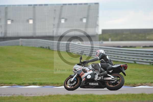 Motorcycle action photographs;Rockingham;Rockingham photographs;Trackday digital images;event digital images;eventdigitalimages;no limits trackday;peter wileman photography;rockingham corby northamptonshire;trackday;trackday photos