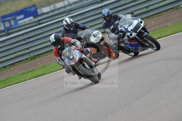 Motorcycle action photographs;Rockingham;Rockingham photographs;Trackday digital images;event digital images;eventdigitalimages;no limits trackday;peter wileman photography;rockingham corby northamptonshire;trackday;trackday photos