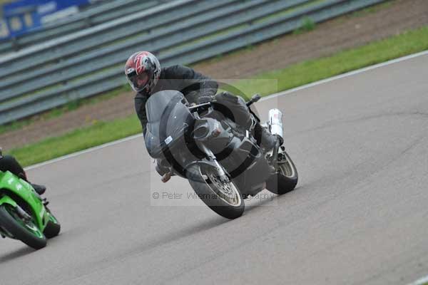 Motorcycle action photographs;Rockingham;Rockingham photographs;Trackday digital images;event digital images;eventdigitalimages;no limits trackday;peter wileman photography;rockingham corby northamptonshire;trackday;trackday photos