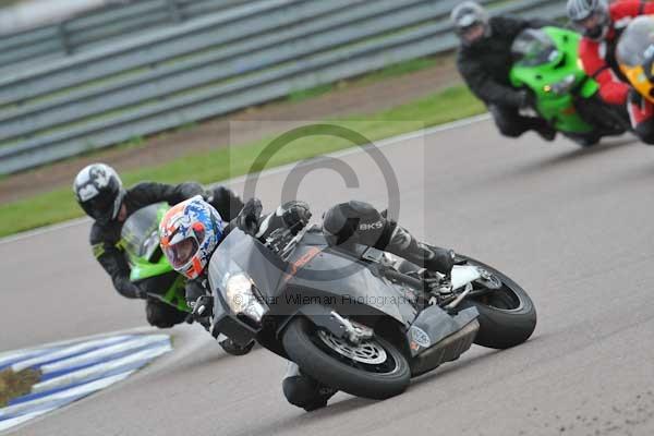 Motorcycle action photographs;Rockingham;Rockingham photographs;Trackday digital images;event digital images;eventdigitalimages;no limits trackday;peter wileman photography;rockingham corby northamptonshire;trackday;trackday photos