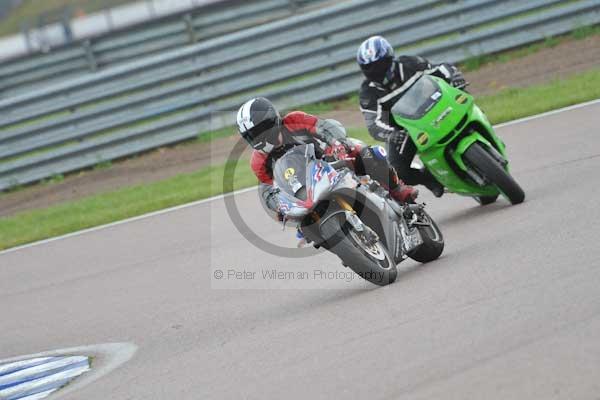 Motorcycle action photographs;Rockingham;Rockingham photographs;Trackday digital images;event digital images;eventdigitalimages;no limits trackday;peter wileman photography;rockingham corby northamptonshire;trackday;trackday photos