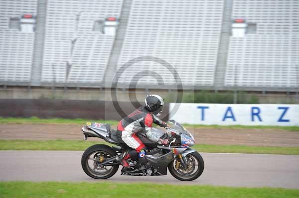 Motorcycle action photographs;Rockingham;Rockingham photographs;Trackday digital images;event digital images;eventdigitalimages;no limits trackday;peter wileman photography;rockingham corby northamptonshire;trackday;trackday photos