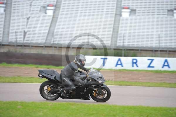 Motorcycle action photographs;Rockingham;Rockingham photographs;Trackday digital images;event digital images;eventdigitalimages;no limits trackday;peter wileman photography;rockingham corby northamptonshire;trackday;trackday photos