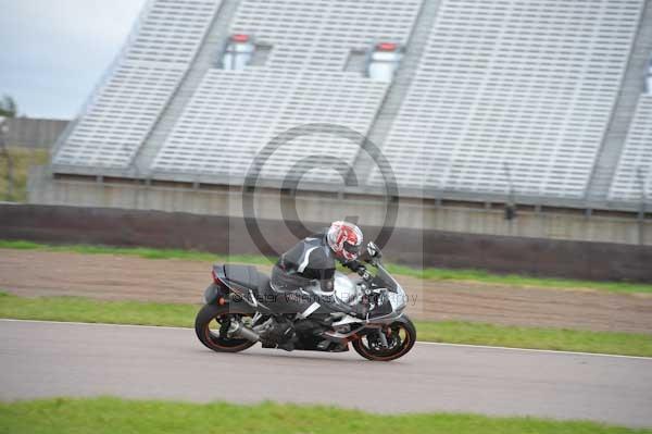 Motorcycle action photographs;Rockingham;Rockingham photographs;Trackday digital images;event digital images;eventdigitalimages;no limits trackday;peter wileman photography;rockingham corby northamptonshire;trackday;trackday photos