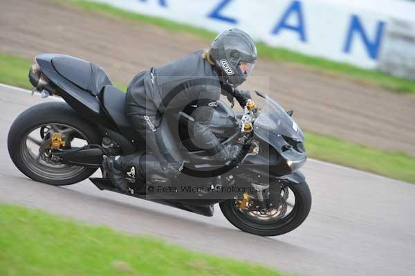 Motorcycle action photographs;Rockingham;Rockingham photographs;Trackday digital images;event digital images;eventdigitalimages;no limits trackday;peter wileman photography;rockingham corby northamptonshire;trackday;trackday photos