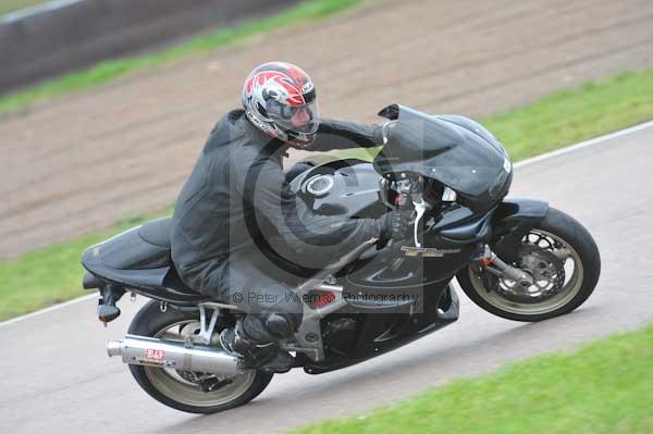 Motorcycle action photographs;Rockingham;Rockingham photographs;Trackday digital images;event digital images;eventdigitalimages;no limits trackday;peter wileman photography;rockingham corby northamptonshire;trackday;trackday photos