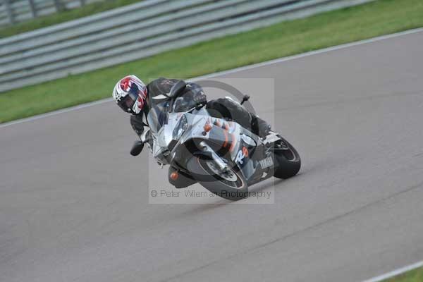 Motorcycle action photographs;Rockingham;Rockingham photographs;Trackday digital images;event digital images;eventdigitalimages;no limits trackday;peter wileman photography;rockingham corby northamptonshire;trackday;trackday photos