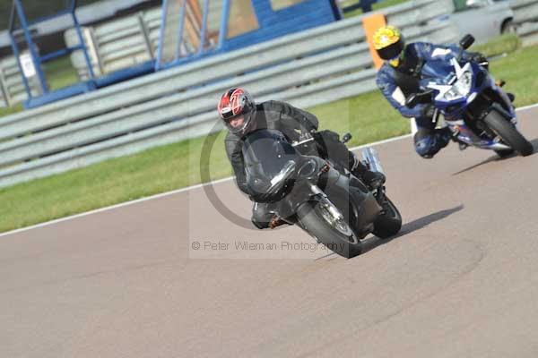 Motorcycle action photographs;Rockingham;Rockingham photographs;Trackday digital images;event digital images;eventdigitalimages;no limits trackday;peter wileman photography;rockingham corby northamptonshire;trackday;trackday photos