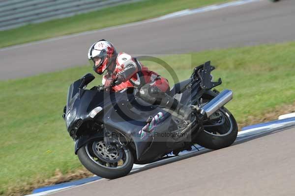 Motorcycle action photographs;Rockingham;Rockingham photographs;Trackday digital images;event digital images;eventdigitalimages;no limits trackday;peter wileman photography;rockingham corby northamptonshire;trackday;trackday photos