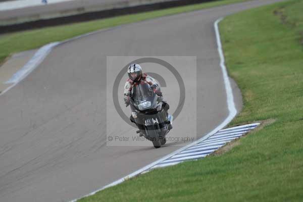 Motorcycle action photographs;Rockingham;Rockingham photographs;Trackday digital images;event digital images;eventdigitalimages;no limits trackday;peter wileman photography;rockingham corby northamptonshire;trackday;trackday photos