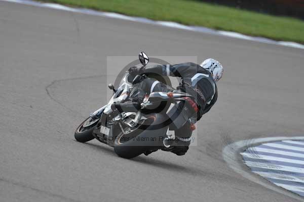 Motorcycle action photographs;Rockingham;Rockingham photographs;Trackday digital images;event digital images;eventdigitalimages;no limits trackday;peter wileman photography;rockingham corby northamptonshire;trackday;trackday photos