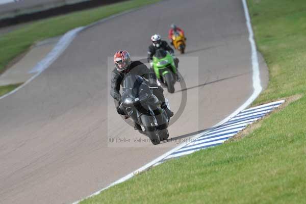 Motorcycle action photographs;Rockingham;Rockingham photographs;Trackday digital images;event digital images;eventdigitalimages;no limits trackday;peter wileman photography;rockingham corby northamptonshire;trackday;trackday photos