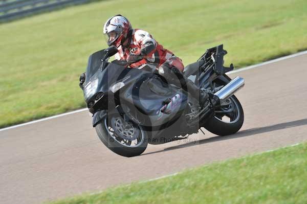 Motorcycle action photographs;Rockingham;Rockingham photographs;Trackday digital images;event digital images;eventdigitalimages;no limits trackday;peter wileman photography;rockingham corby northamptonshire;trackday;trackday photos