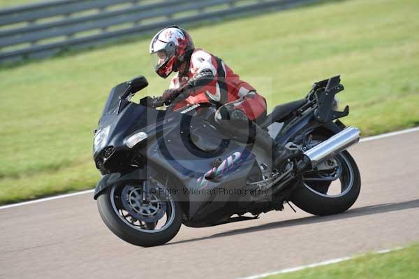 Motorcycle action photographs;Rockingham;Rockingham photographs;Trackday digital images;event digital images;eventdigitalimages;no limits trackday;peter wileman photography;rockingham corby northamptonshire;trackday;trackday photos