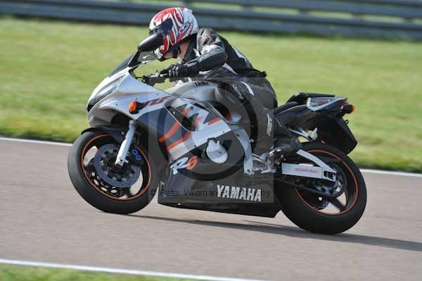 Motorcycle action photographs;Rockingham;Rockingham photographs;Trackday digital images;event digital images;eventdigitalimages;no limits trackday;peter wileman photography;rockingham corby northamptonshire;trackday;trackday photos