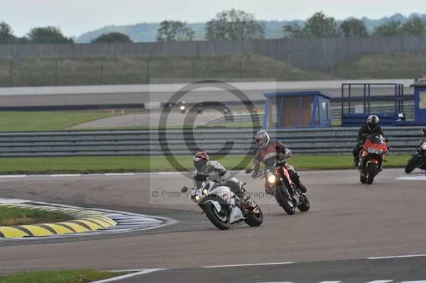 Motorcycle action photographs;Rockingham;Rockingham photographs;Trackday digital images;event digital images;eventdigitalimages;no limits trackday;peter wileman photography;rockingham corby northamptonshire;trackday;trackday photos