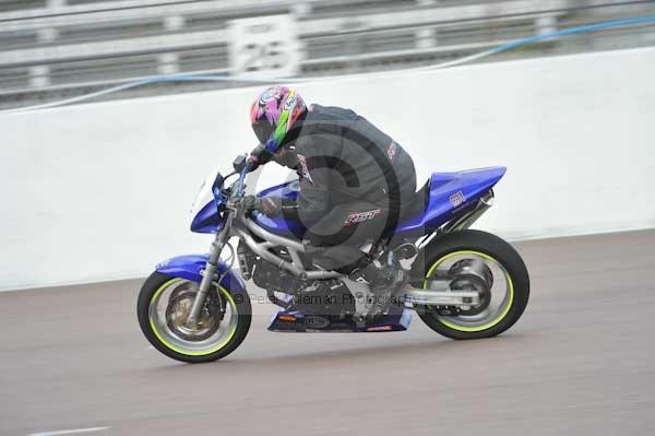 Motorcycle action photographs;Rockingham;Rockingham photographs;Trackday digital images;event digital images;eventdigitalimages;no limits trackday;peter wileman photography;rockingham corby northamptonshire;trackday;trackday photos