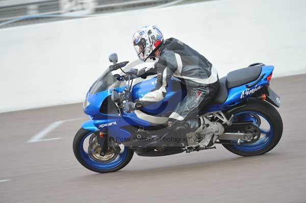 Motorcycle action photographs;Rockingham;Rockingham photographs;Trackday digital images;event digital images;eventdigitalimages;no limits trackday;peter wileman photography;rockingham corby northamptonshire;trackday;trackday photos