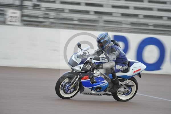 Motorcycle action photographs;Rockingham;Rockingham photographs;Trackday digital images;event digital images;eventdigitalimages;no limits trackday;peter wileman photography;rockingham corby northamptonshire;trackday;trackday photos