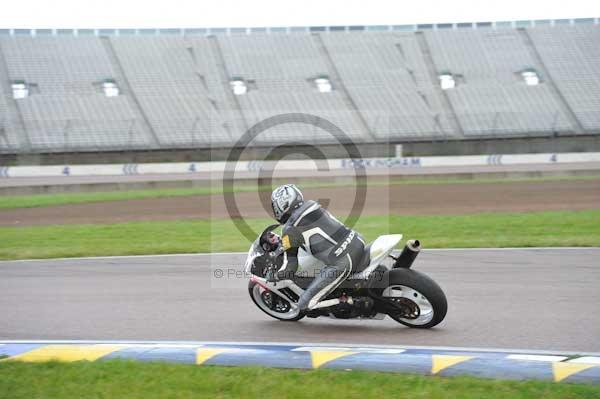 Motorcycle action photographs;Rockingham;Rockingham photographs;Trackday digital images;event digital images;eventdigitalimages;no limits trackday;peter wileman photography;rockingham corby northamptonshire;trackday;trackday photos