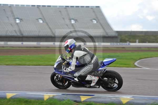 Motorcycle action photographs;Rockingham;Rockingham photographs;Trackday digital images;event digital images;eventdigitalimages;no limits trackday;peter wileman photography;rockingham corby northamptonshire;trackday;trackday photos